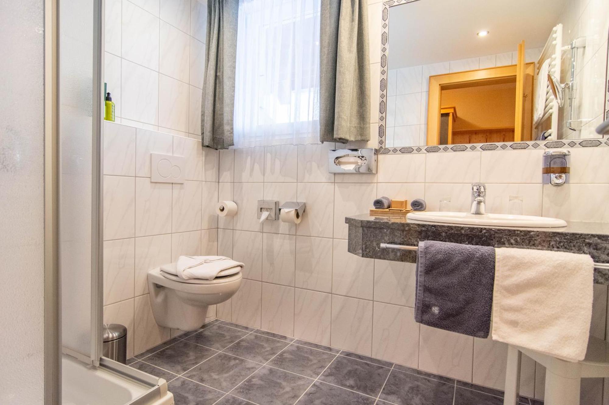 Garni Alpenhof 4*